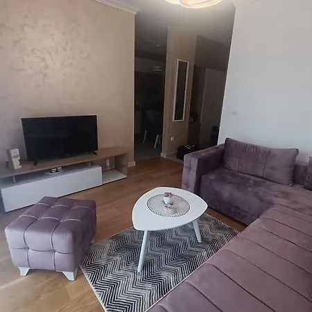 Apartment Tole